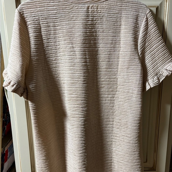 Shein ladies top size large beige short sleeve ruffle sleeve - Picture 7 of 7